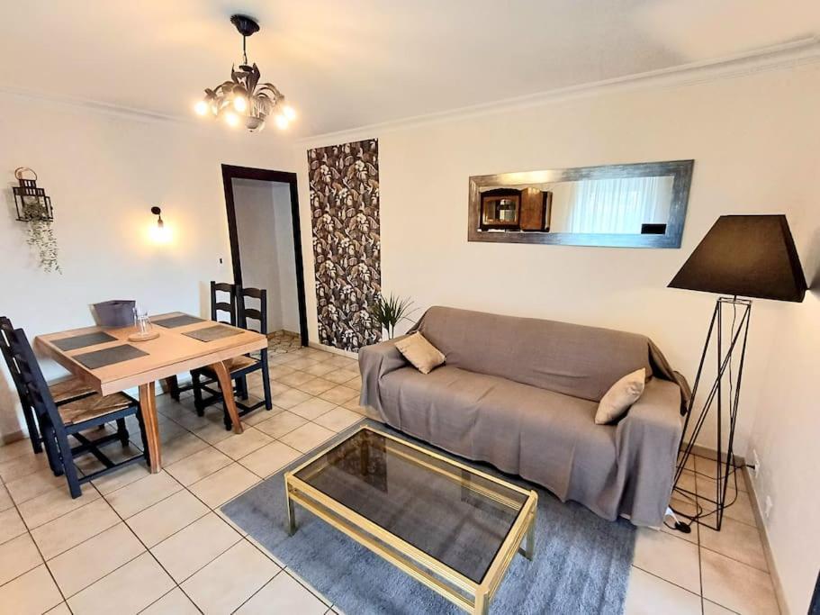 Maison De Village Avec Jardin Torpes  Экстерьер фото